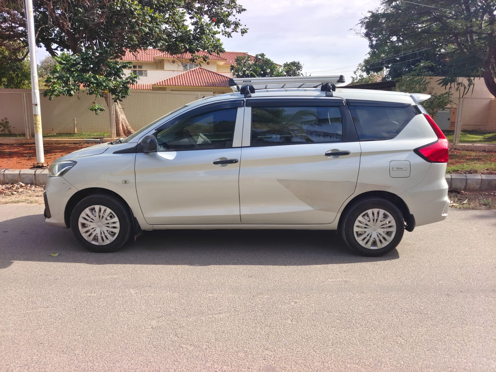 Maruti Suzuki Ertiga(2018-2022) Lxi Bs-vi